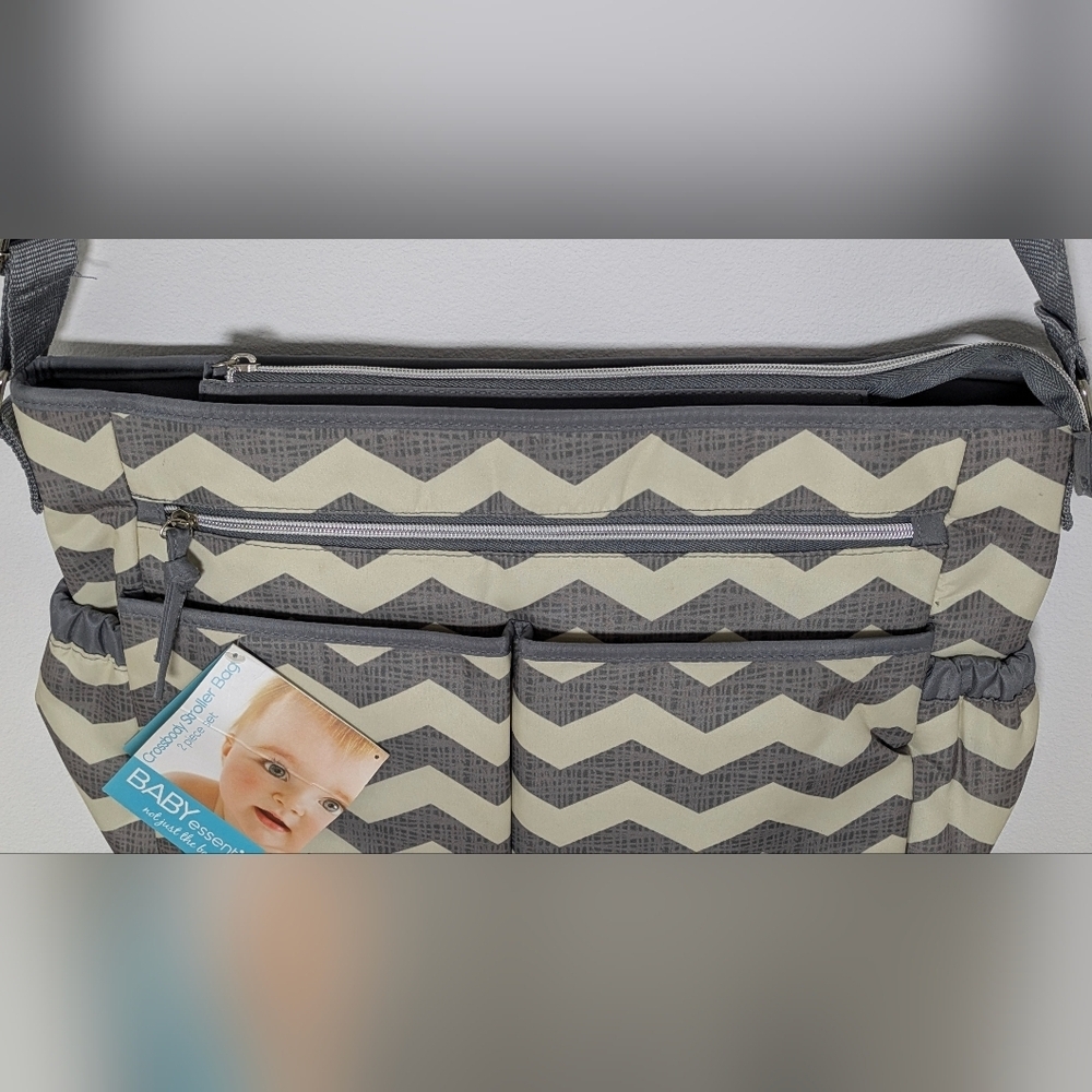 Tender Kisses NEW Grey Chevron Print Diaper Bag Changing Pad Pockets - Picture 5 of 15